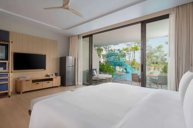 جناح عائلي بسرير كينج وسرير بطابقين بإطلالة على البحر، Anantara Koh Yao Yai Resort & Villas 1/5