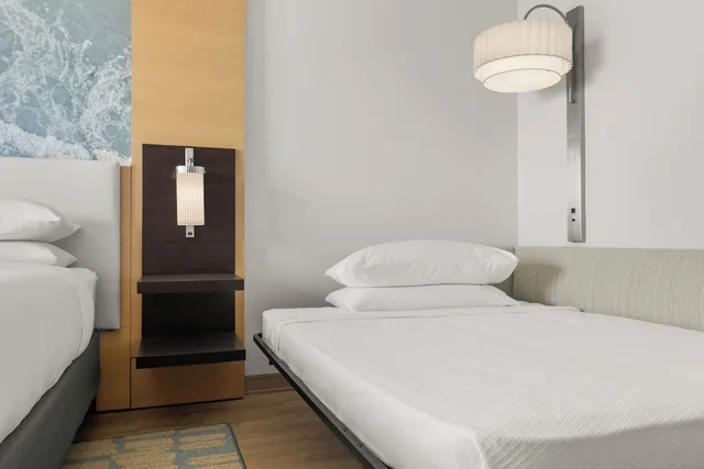 Club, King Bed, Skyline View, Sofa, Top Floor، Boca Raton Marriott At Bocacenterhotel 3/10