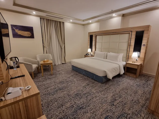 جناح عائلي بسرير كينج وسريرين منفصلين، فندق كازا ديورا(Casa Di Ora Hotel Al Naseem) 2/6
