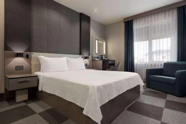 غرفة بسرير كينج، Tryp By Wyndham Istanbul Sancaktepe 1/4