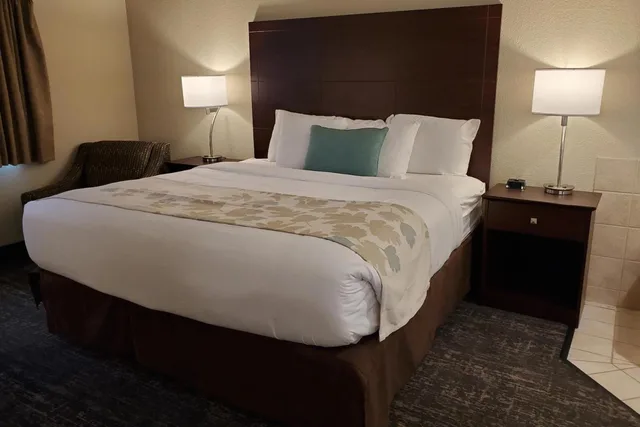 غرفة ديلوكس بسرير كينج، Cobblestone Suites Oshkosh 5/7