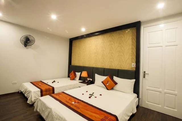 غرفة ديلوكس عائلية بإطلالة على المدينة، Nam Long Hotel Ha Noi 1/1
