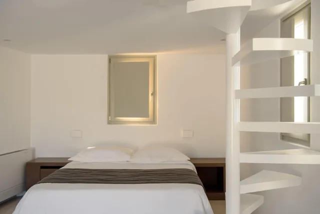 Albu, Royal, Court, King Bed, 7 Queen Beds, Sunset View, Sofa, Private Pool، Albus Villas Court 1/6