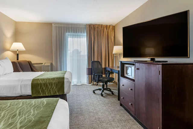 غرفة بسريرين مزدوجين لذوي الإعاقة، Comfort Inn Lansing West MI 5/6