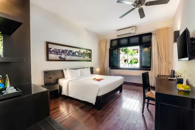 غرفة كلاسيكية بسرير كينج بإطلالة على المدينة، Hoi An Historic Hotel 4/8