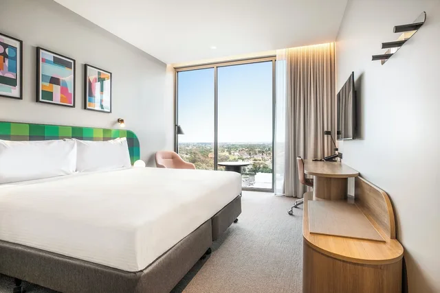 غرفة بريميوم بسريرين مزدوجين في طابق مرتفع، HOLIDAY INN WERRIBEE 1/8
