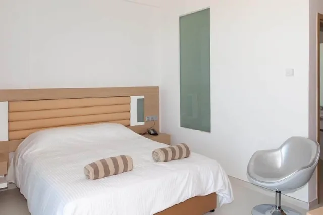 غرفة كلاسيكية بسرير مزدوج بإطلالة على الجبل، Vrissaki Beach Hotel 7/7