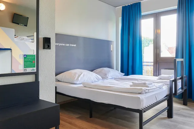 غرفة قياسية ثلاثية، a&o Hamburg Reeperbahn 1/1