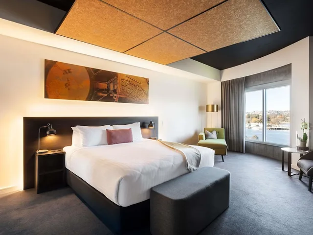 River, Deluxe, King Bed، Peppers Silo Launceston 4/10