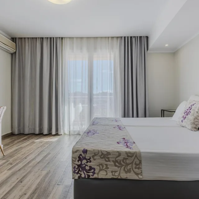 جناح بإطلالة على المدينة، Sunrise Zante - Adults Only Hotel 2/4