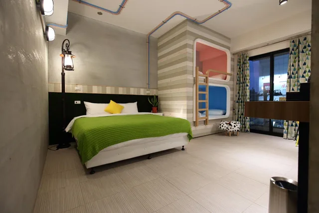 غرفة كومفورت رباعية، The Compass Inn 1/1
