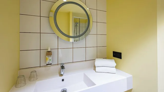 Pop, Double Bed، Greet Hotel Reims Tinqueux 3/3