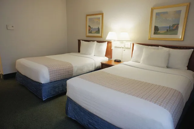 غرفة بسريرين مزدوجين، La Quinta Inn by Wyndham Ft. Lauderdale Tamarac East 2/10