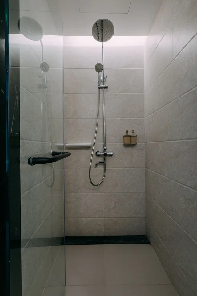 جناح عائلي بسرير كينج وسرير بطابقين، Marina Gallery Resort - KACHA – Kalim Bay 10/10