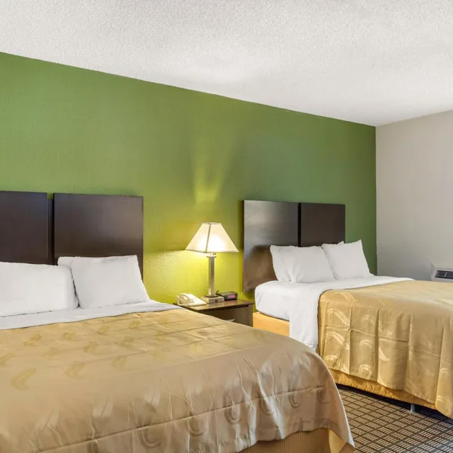 غرفة رباعية بسرير كينج وسرير كوين، Quality Inn Stateline 2/4
