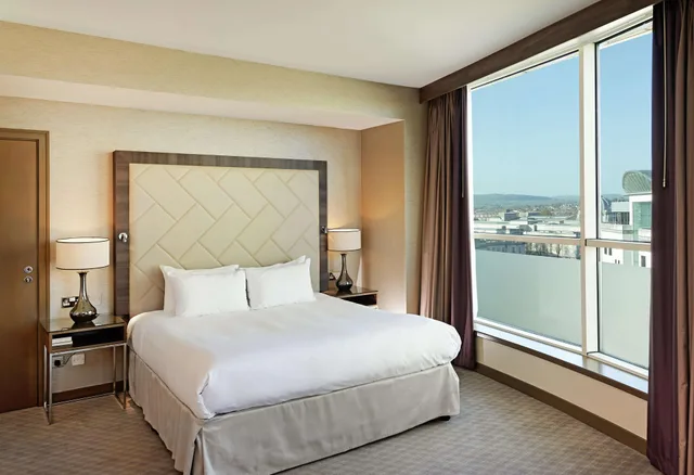 جناح تنفيذي تنفيذي مع دخول الصالة، Hilton Cardiff Hotel 2/7