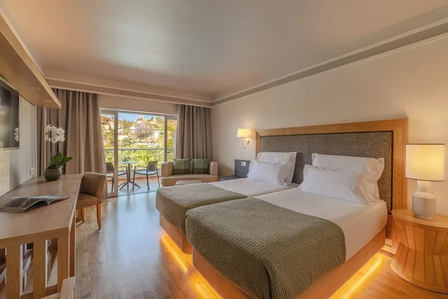 Room, Double or Twin Bed, Pool View, Pestana Carlton Madeira 1/7