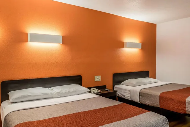 غرفة بسريرين كوين لغير المدخنين، Motel6 Florence, KY - Cincinnati Airport 7/10