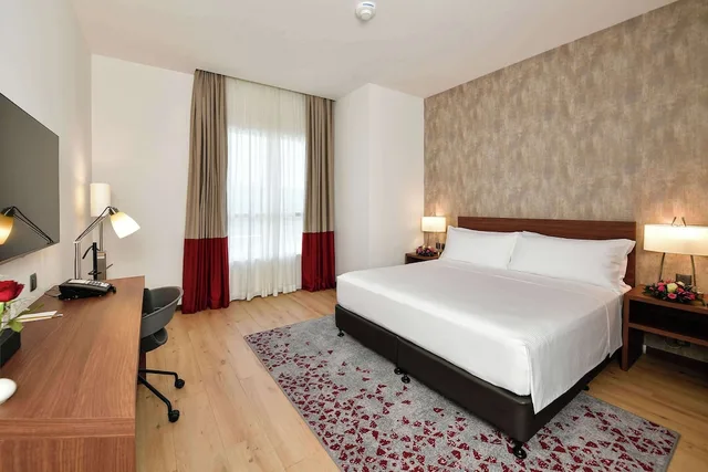 Upgrade, Efficiency, Suite, King Bed, Comfort Hotel Riyadh Olaya 1/3