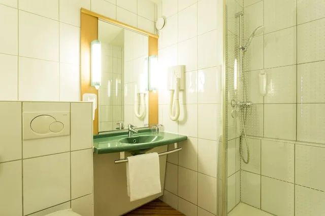 Room, Double Bed, B&B Hotel Rothrist Olten 6/6