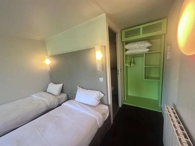 غرفة قياسية بسريرين منفصلين، Campanile Nantes Est Saint Sebastien Sur Loire 1/10