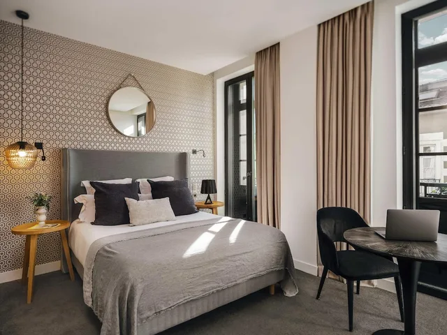 Classic, Queen Bed, Street View، Balthazar Hotel & Spa Rennes - MGallery Collection 1/10