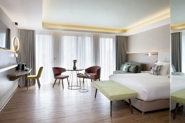 جناح تنفيذي بسرير كينج بإطلالة على المدينة، Zeus Essence Wyndham Athens Residence 7/10