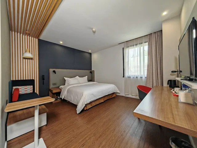 غرفة بسرير كينج لذوي الإعاقة، Holiday Inn Express Nanjing Xuanwu Lake 1/2
