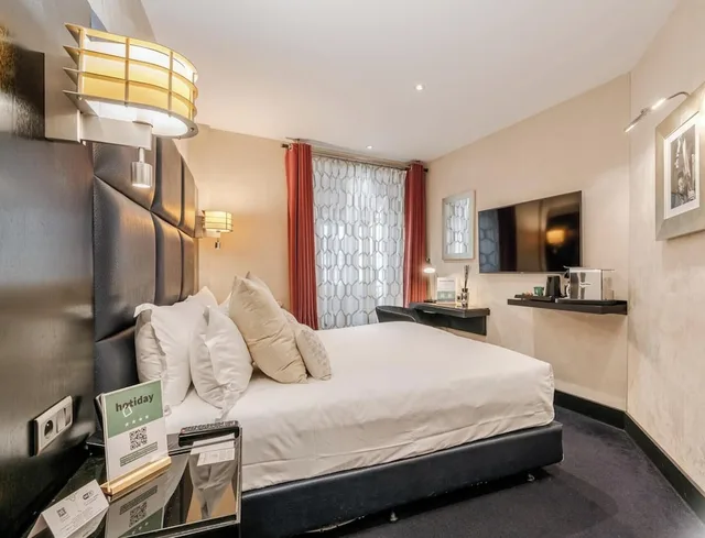 غرفة سوبيريور بسرير كوين، Hotiday Room Collection - Paris Arc de Triomphe 10/10