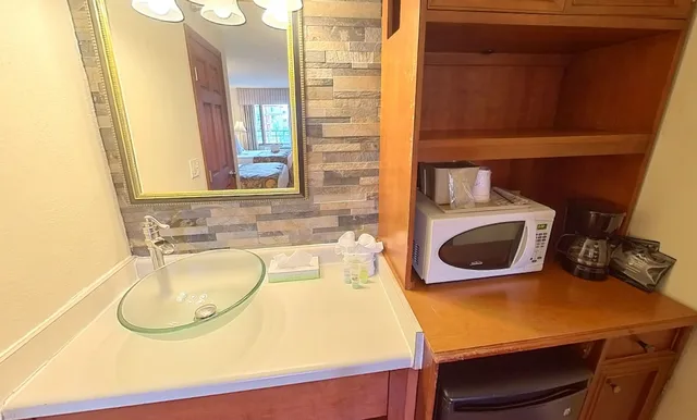 غرفة كلاسيكية بسريرين كوين، Arbors at Island Landing Hotel Suites 10/10