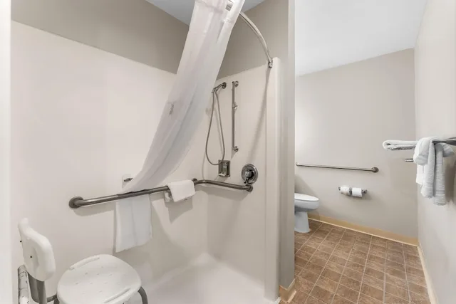غرفة أساسية بسرير كوين للمدخنين لذوي الإعاقة، Knights Inn Allentown 9/10