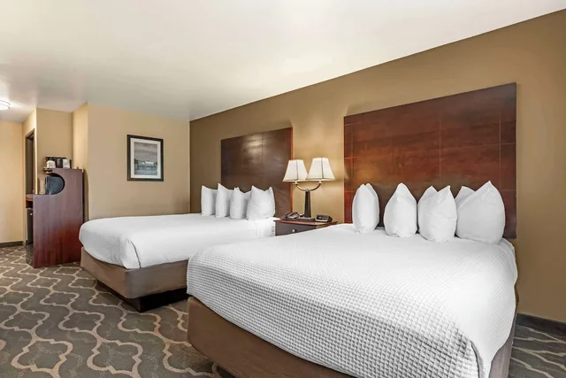 غرفة قياسية بسريرين كوين، Best Western Plus Burleson Inn & Suites 3/4