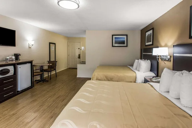غرفة قياسية بسريرين كوين بشرفة، Quality Inn & Suites Gatlinburg North 9/10