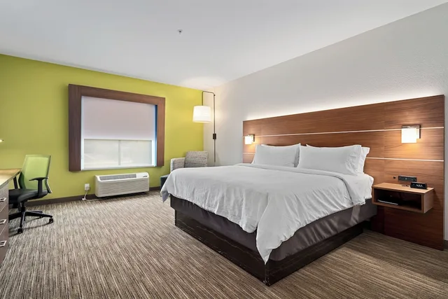 غرفة قياسية بسرير كينج، Holiday Inn Express Hotel And Suites Van Buren Ft Smith Area 4/10