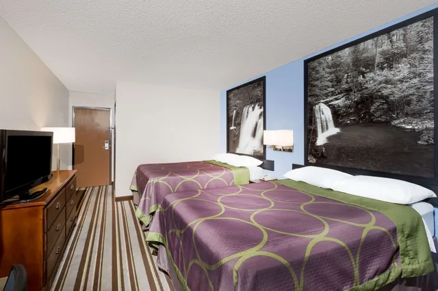 غرفة بسريرين مزدوجين للمدخنين، Super 8 by Wyndham Jonesboro AR 7/9