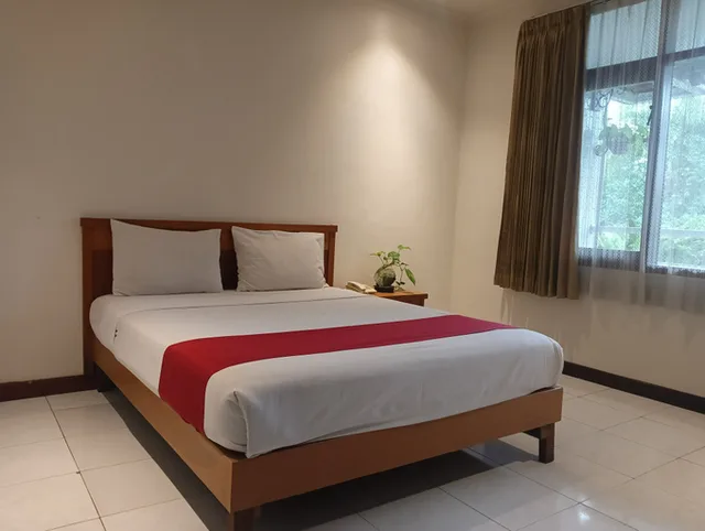غرفة قياسية بسرير مزدوج أو سريرين منفصلين للمدخنين، MUTIARA HOTEL 1/3