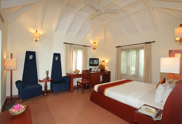 كوخ بسرير كينج بإطلالة على البحيرة، The World Backwaters 2/4