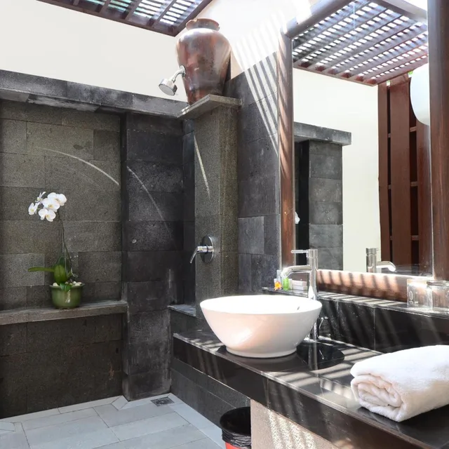فيلا بمسبح خاص، Bali Breezz Hotel 6/10