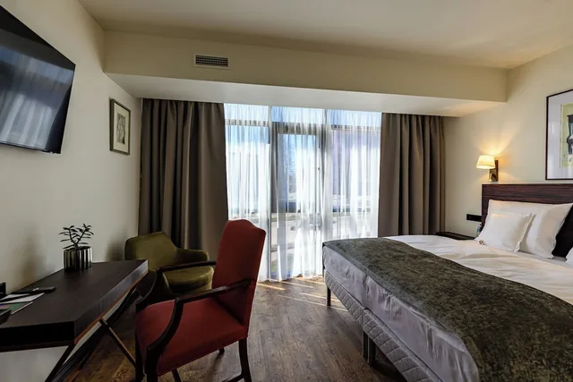 Superior, Twin Beds, Promenade Hotel 1/9
