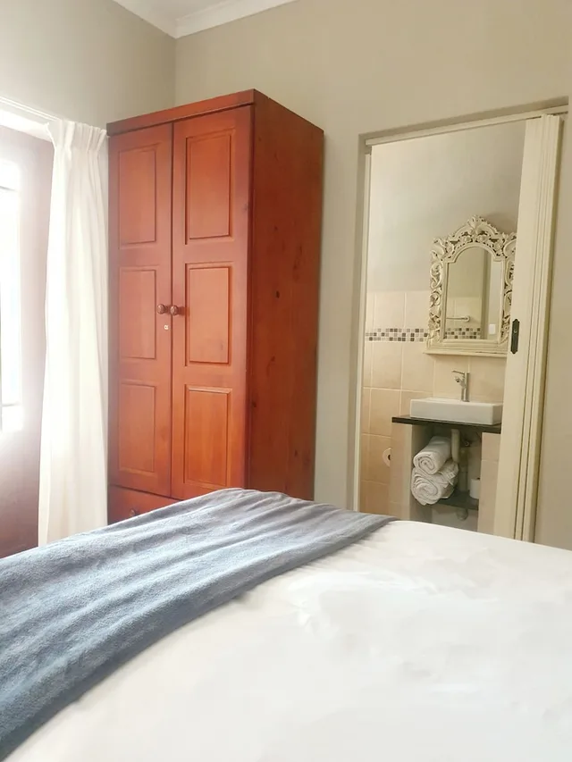 2 Bedrooms, Family, Bungalow, Queen and Twin Beds, Gecko Cottage 2/10