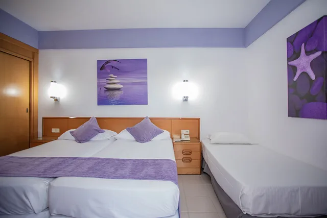 غرفة كلاسيكية ثلاثية بشرفة، Servatur Don Miguel - Adults Only 1/7