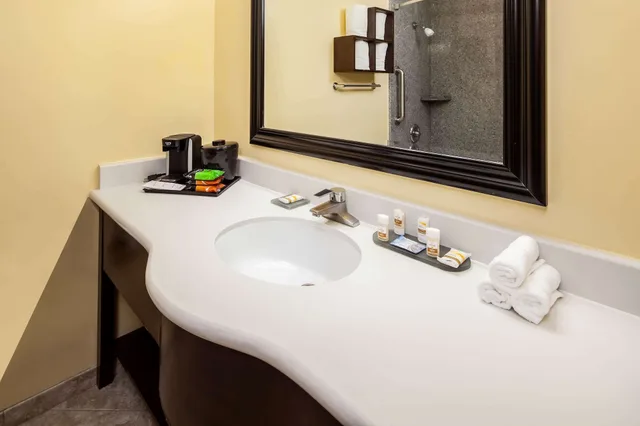 غرفة بسريرين كوين، La Quinta Inn & Suites by Wyndham Inglewood 2/2