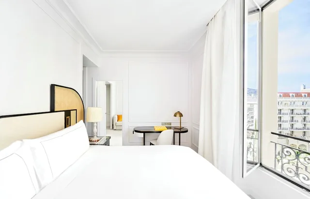 1 Bedroom, Suite, Single Bed, Garden View, Sofa, Carlton Cannes, a Regent Hotel 1/3