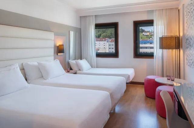 غرفة ثلاثية، Hotel Santiago Plaza Affiliated By Melia 1/9