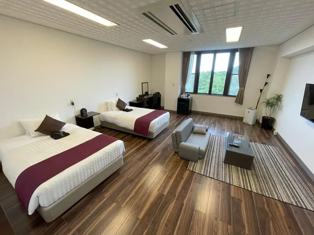 غرفة قياسية ثلاثية بثلاثة أسرّة، Livemax Resort Jyogasaki-Kaigan 2/2