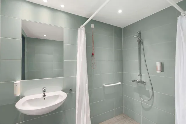غرفة قياسية بسريرين منفصلين، Premier Inn München City West 6/7