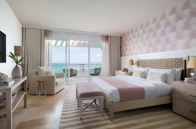 Honeymoon, East Bay, Suite, King Bed, Beach Front, Butler، Sandals Royal Bahamian - Adults Only 2/8