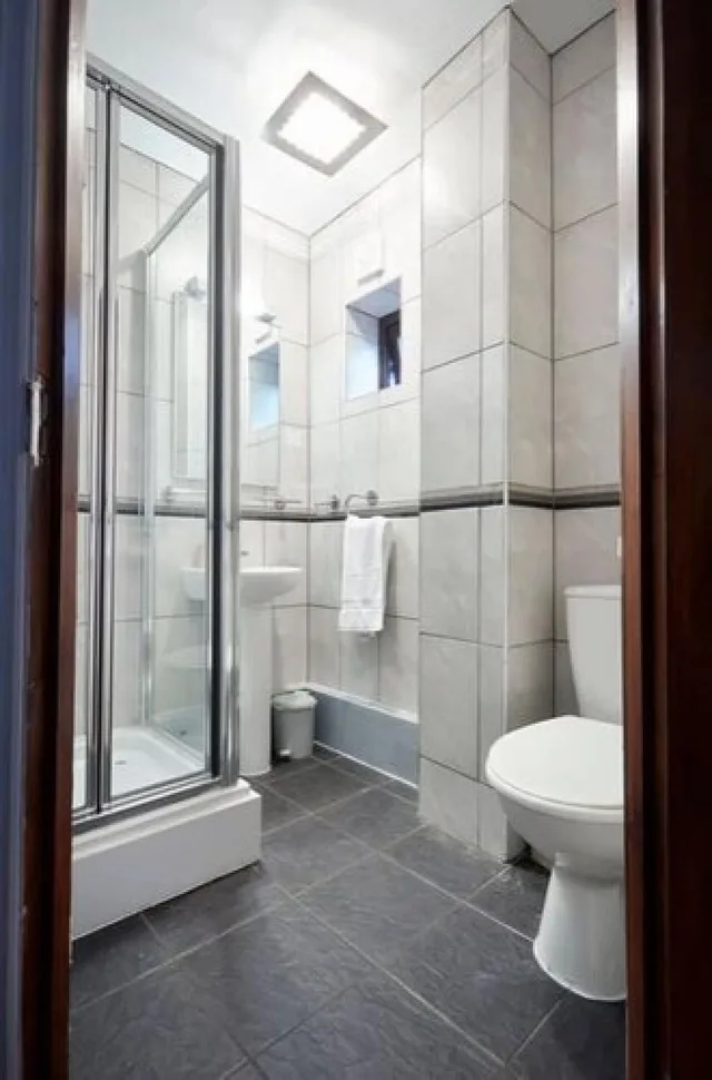 غرفة بسريرين منفصلين، Conifers Guest House 3/3