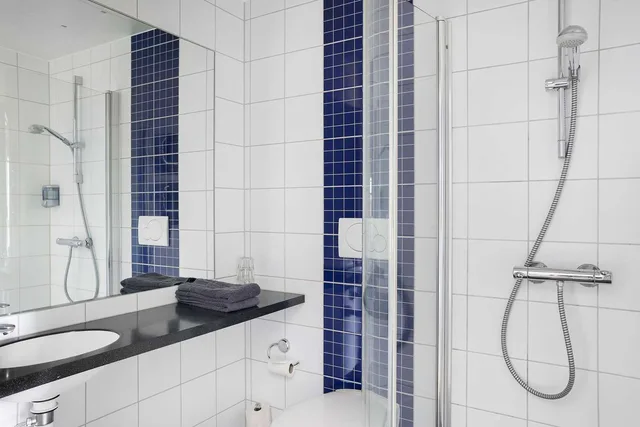 غرفة عائلية بسرير مزدوج وسرير فردي وسرير بطابقين، Aiden by Best Western Skavsta Airport 3/3