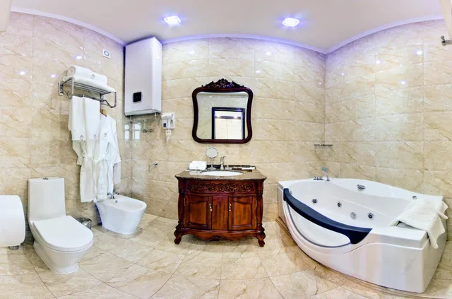 جناح بسرير كوين، Plaza Hotel Bishkek 2/3